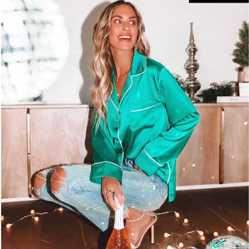 NWT Vici teal satin top
